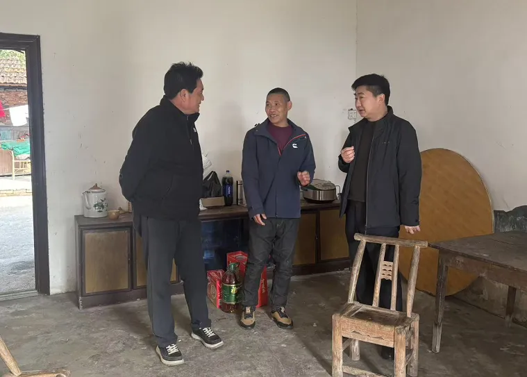 俊丰集团春季慰问扶贫村 俊丰集团春季慰问扶贫村